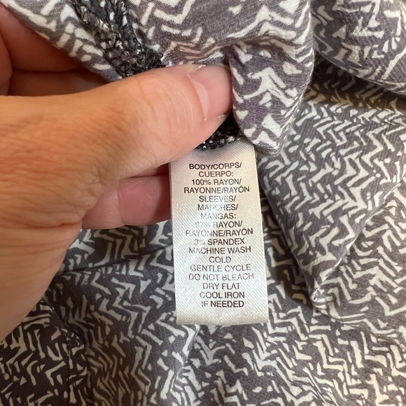 Lou and Grey Mixed Media Long Sleeve Top Grey and White Herringbone Size Large - Picture 9 of 10